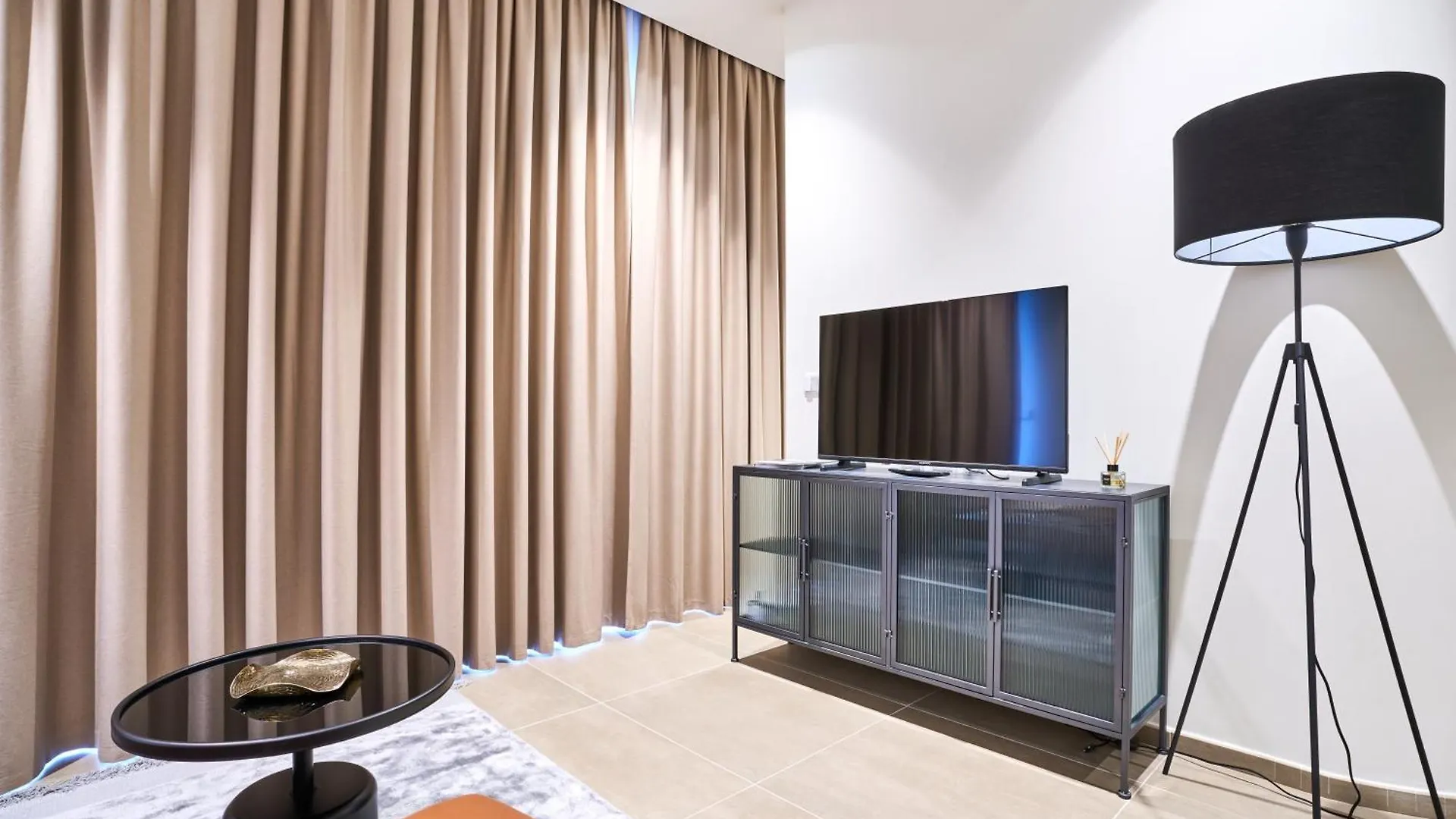 Cosy One-Bedroom Apartment In Mercury Tower By Zaha Hadid Saint Julian's 0*,  Malta