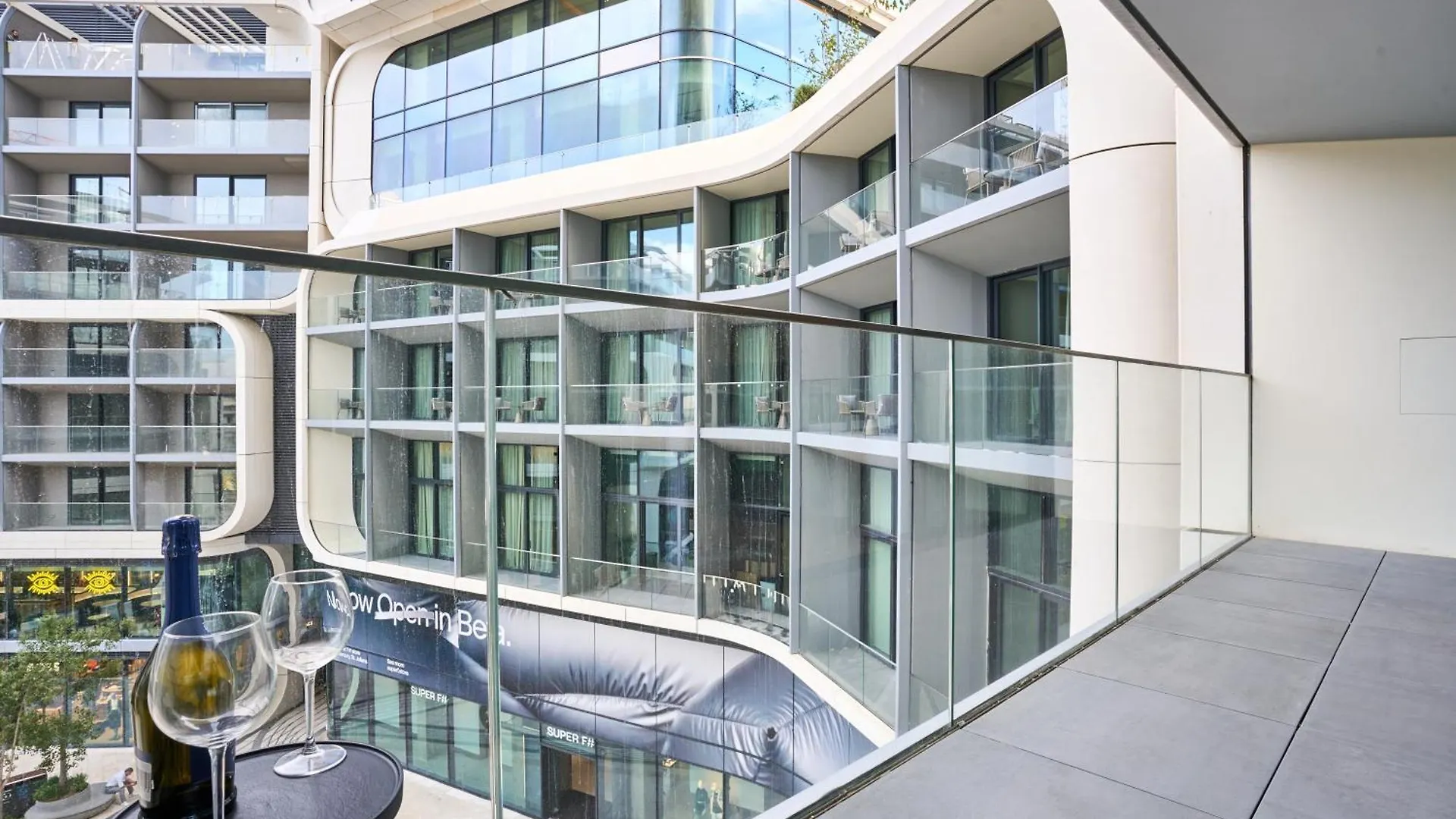 Cosy One-Bedroom Apartment In Mercury Tower By Zaha Hadid Saint Julian's