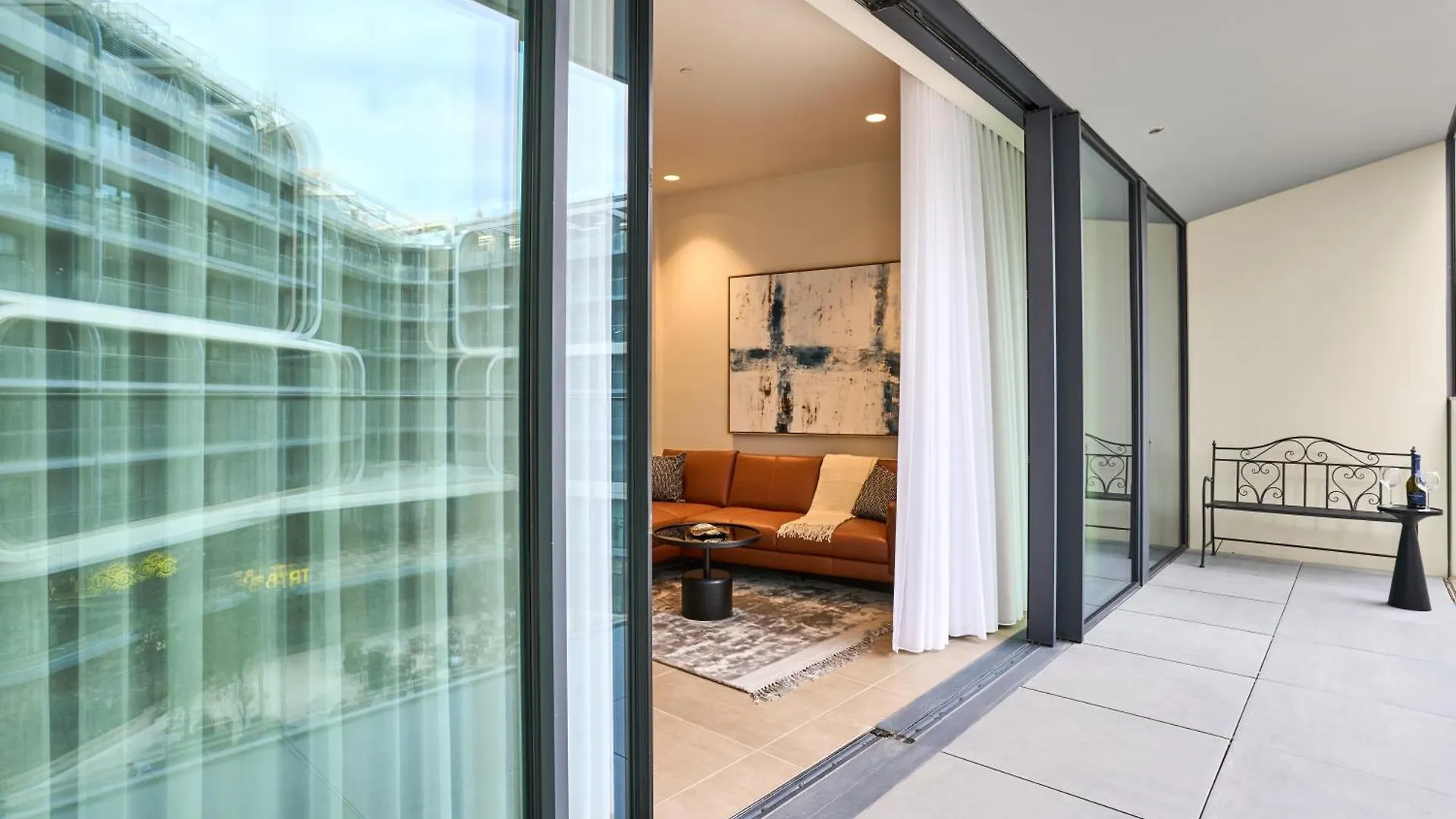 Cosy One-Bedroom Apartment In Mercury Tower By Zaha Hadid Saint Julian's